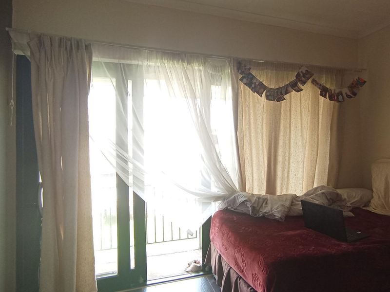 Stylish Double-Storey 2-Bedroom Apartment with Dual Balconies in the Heart of Midrand - Photo 9