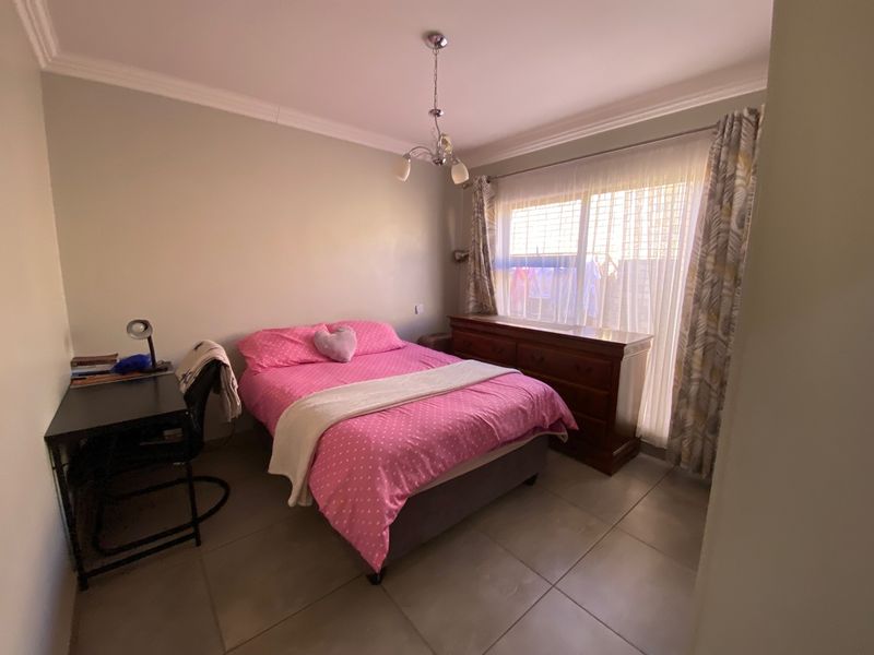 Stunning & Energy-Efficient 3-Bedroom Dream Home in a Secure Dayanglen Estate! - Photo 10