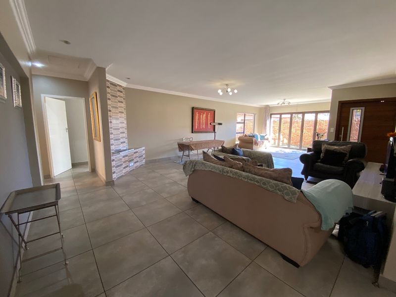 Stunning & Energy-Efficient 3-Bedroom Dream Home in a Secure Dayanglen Estate! - Photo 6
