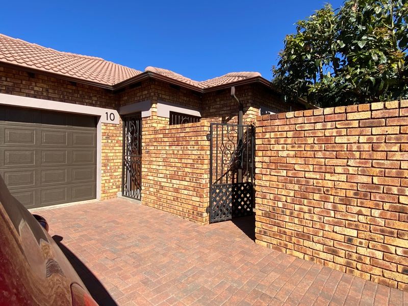 Stunning & Energy-Efficient 3-Bedroom Dream Home in a Secure Dayanglen Estate! - Photo 1