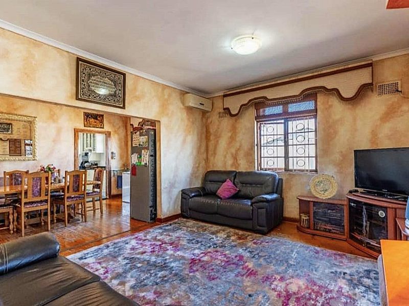 A property with options - Photo 5