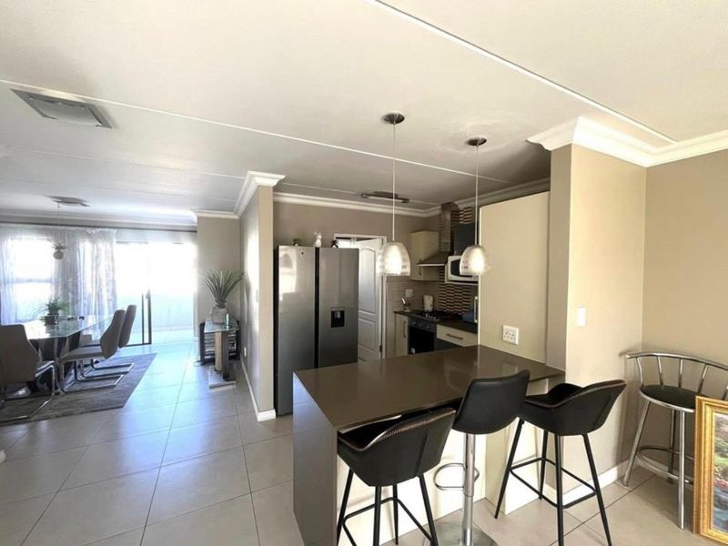 Charming Double-Storey Townhouse with Private Garden in Secure Riverbend Estate, Kyalami Hills - Photo 5
