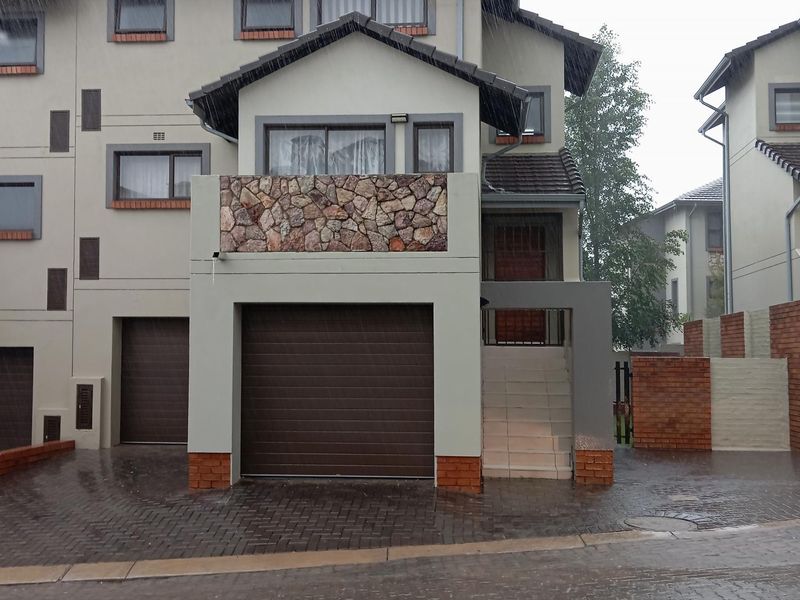 Charming Double-Storey Townhouse with Private Garden in Secure Riverbend Estate, Kyalami Hills - Photo 1