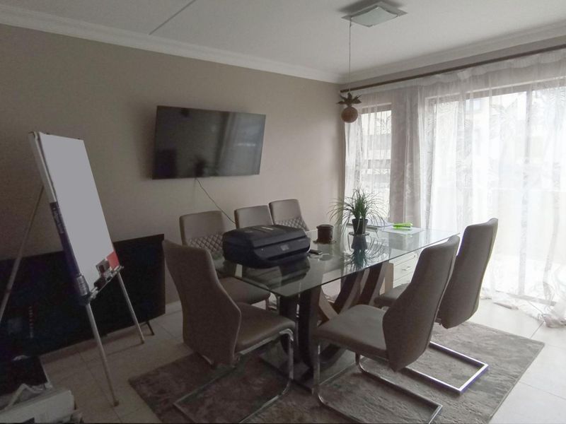 Charming Double-Storey Townhouse with Private Garden in Secure Riverbend Estate, Kyalami Hills - Photo 8