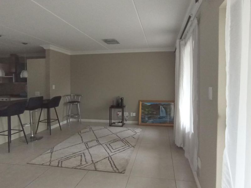 Charming Double-Storey Townhouse with Private Garden in Secure Riverbend Estate, Kyalami Hills - Photo 6