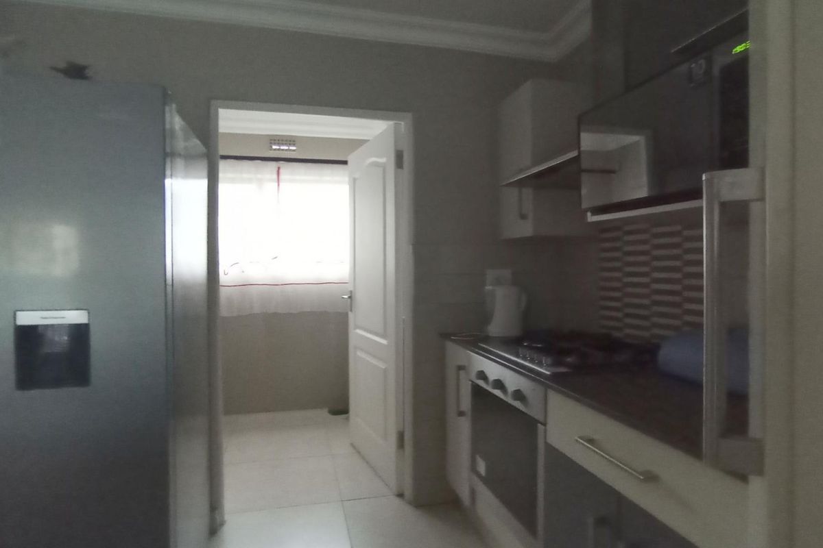 Charming Double-Storey Townhouse with Private Garden in Secure Riverbend Estate, Kyalami Hills - Photo 4