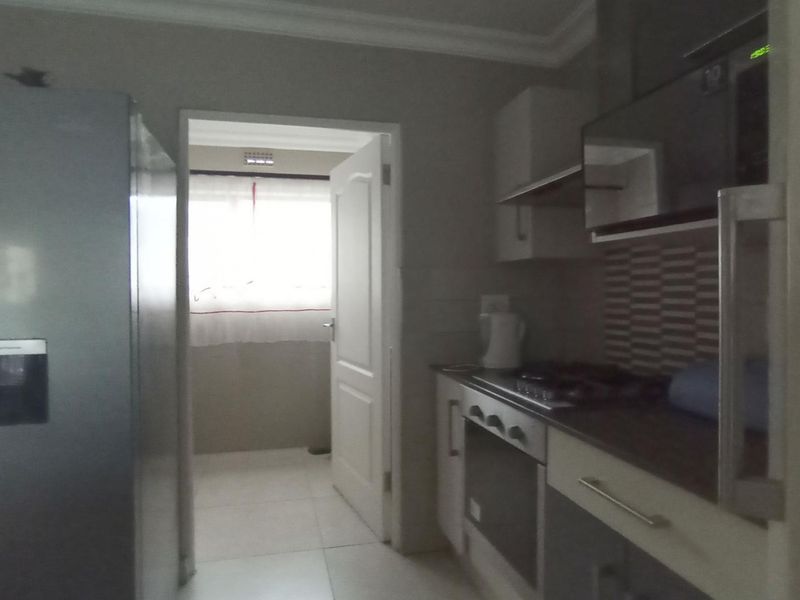 Charming Double-Storey Townhouse with Private Garden in Secure Riverbend Estate, Kyalami Hills - Photo 4