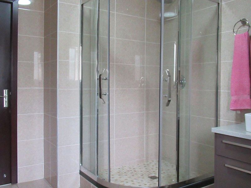 Modern 3-Bedroom First-Floor Apartment for Sale in Walford Estate, Midrand - Photo 10