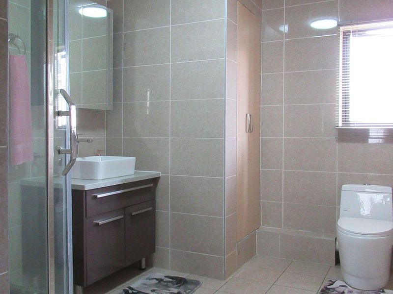 Modern 3-Bedroom First-Floor Apartment for Sale in Walford Estate, Midrand - Photo 9