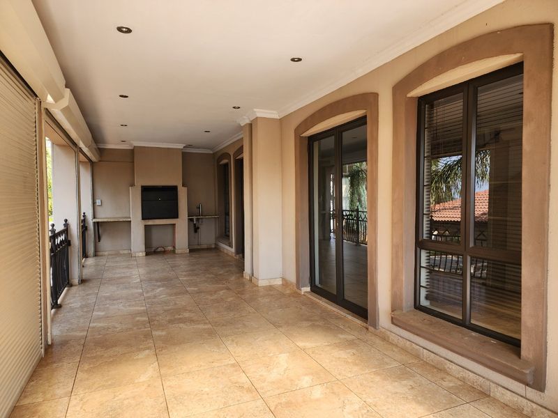 4 BEDROOM TOWNHOUSE IN WILKOPPIES - Photo 6