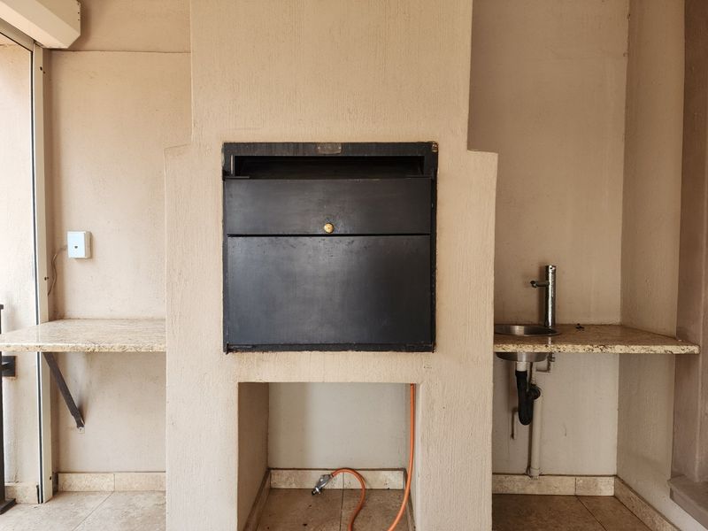 4 BEDROOM TOWNHOUSE IN WILKOPPIES - Photo 7