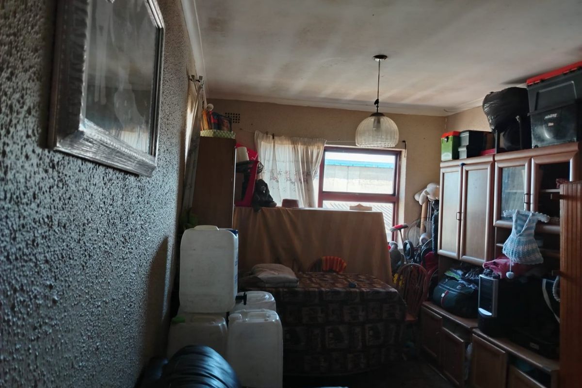 1ST FLOOR 2 BEDROOM FLAT FOR SALE - EIKENHOF FLAT BELMONT PARK - Photo 5