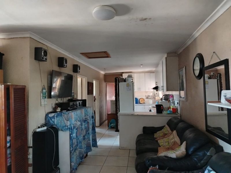 1ST FLOOR 2 BEDROOM FLAT FOR SALE - EIKENHOF FLAT BELMONT PARK - Photo 6