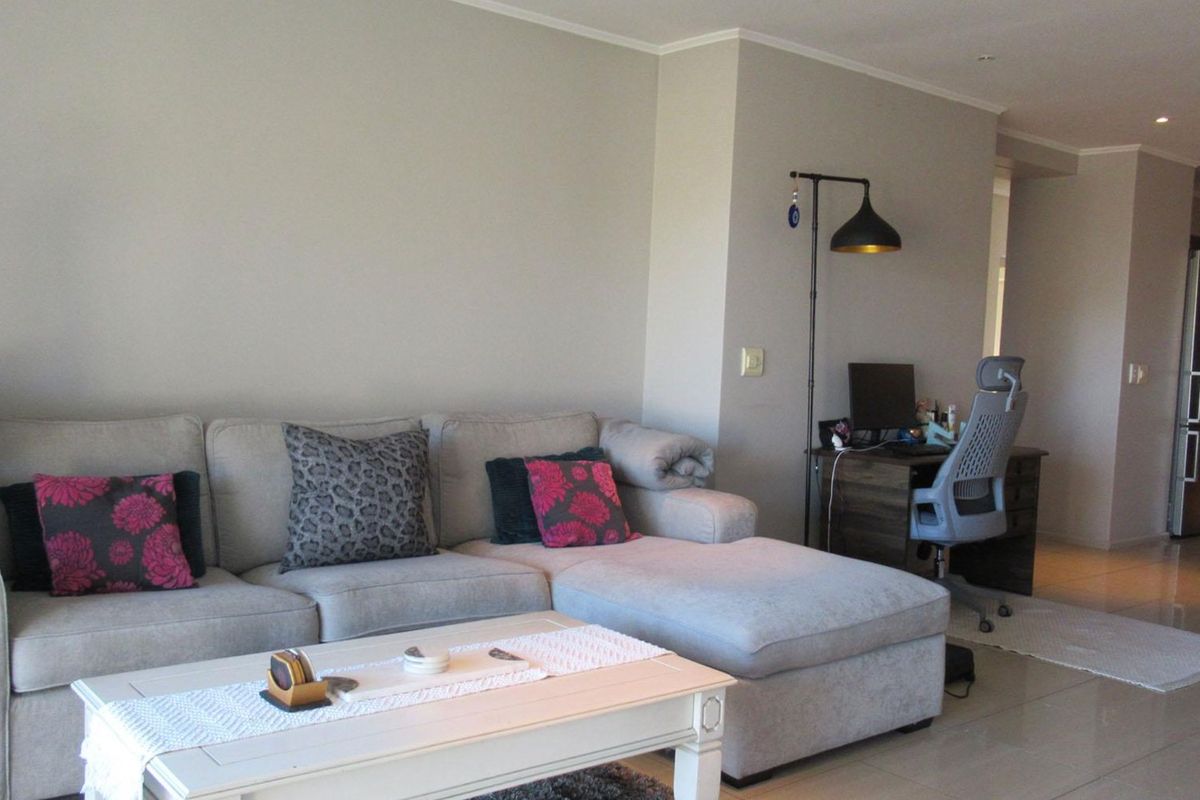 2 bed 2 bath apartment for sale Houghton Estate - Photo 3