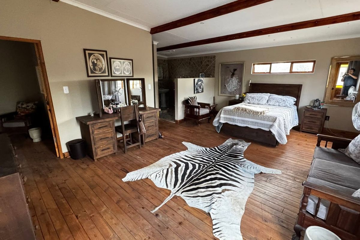 Huge 4 Bedrooms Home on 147 Hectares Sectional Game Farm (7 owners) - Photo 2
