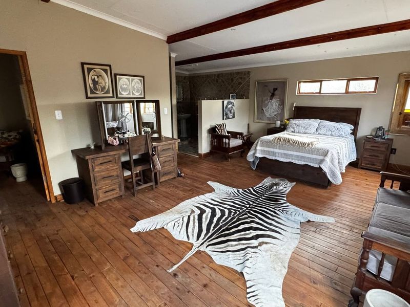 Huge 4 Bedrooms Home on 147 Hectares Sectional Game Farm (7 owners) - Photo 2