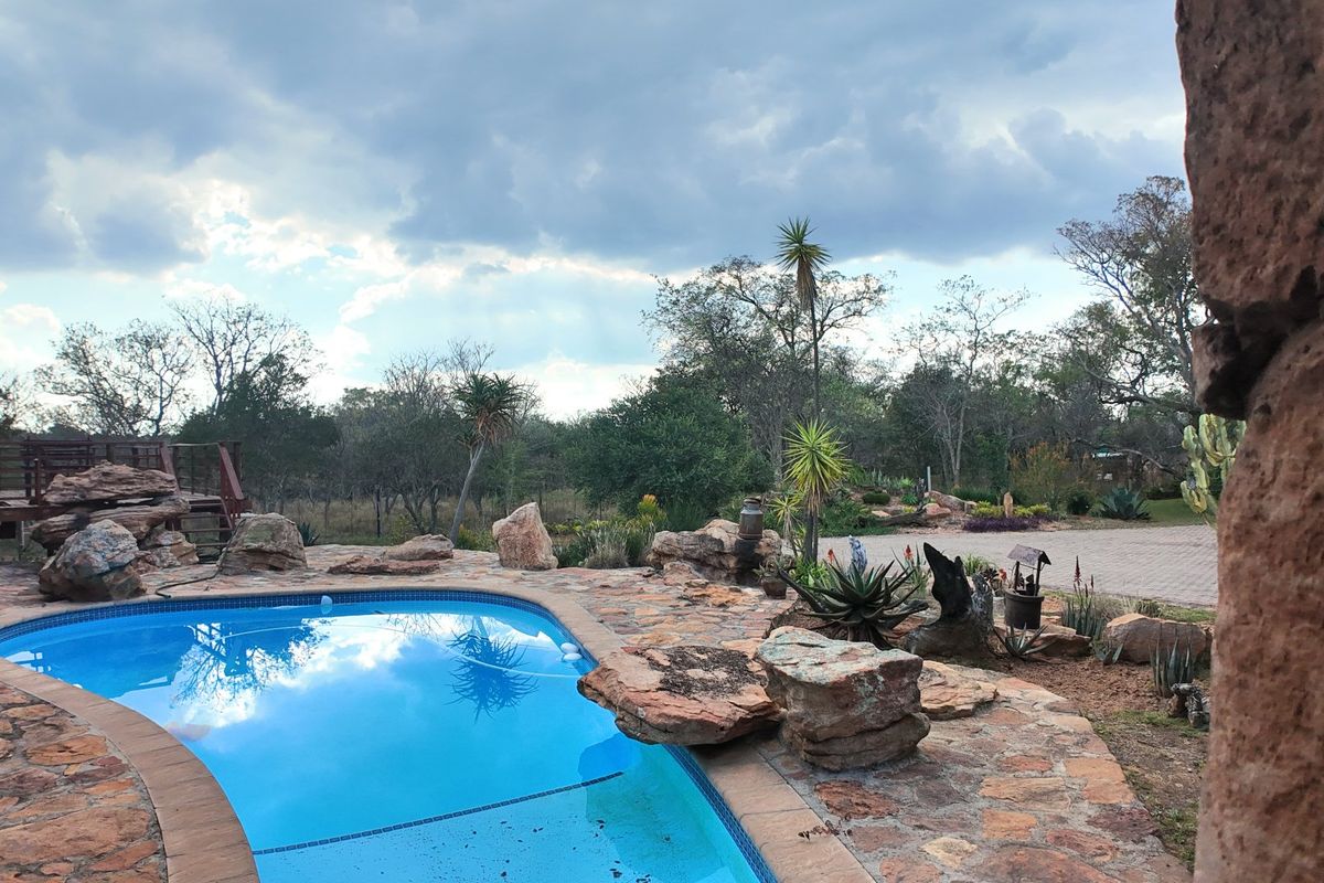 Huge 4 Bedrooms Home on 147 Hectares Sectional Game Farm (7 owners) - Photo 5