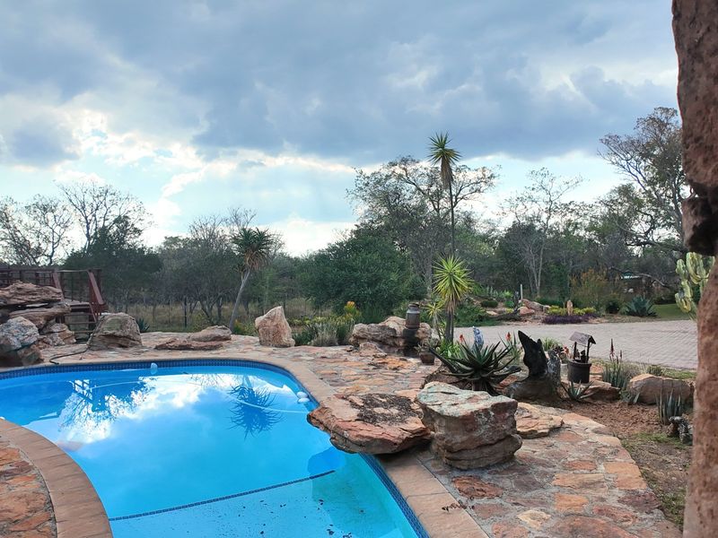 Huge 4 Bedrooms Home on 147 Hectares Sectional Game Farm (7 owners) - Photo 5