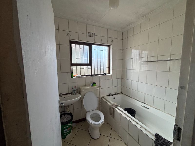Two bedroom home & flatlet with rental income potential... - Photo 7
