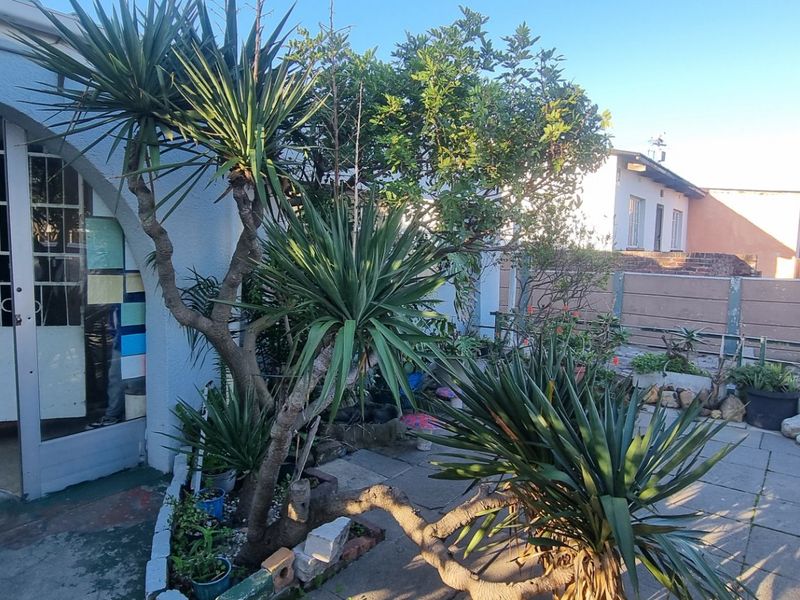 4 bedroom family home for sale in Silvertown. - Photo 3