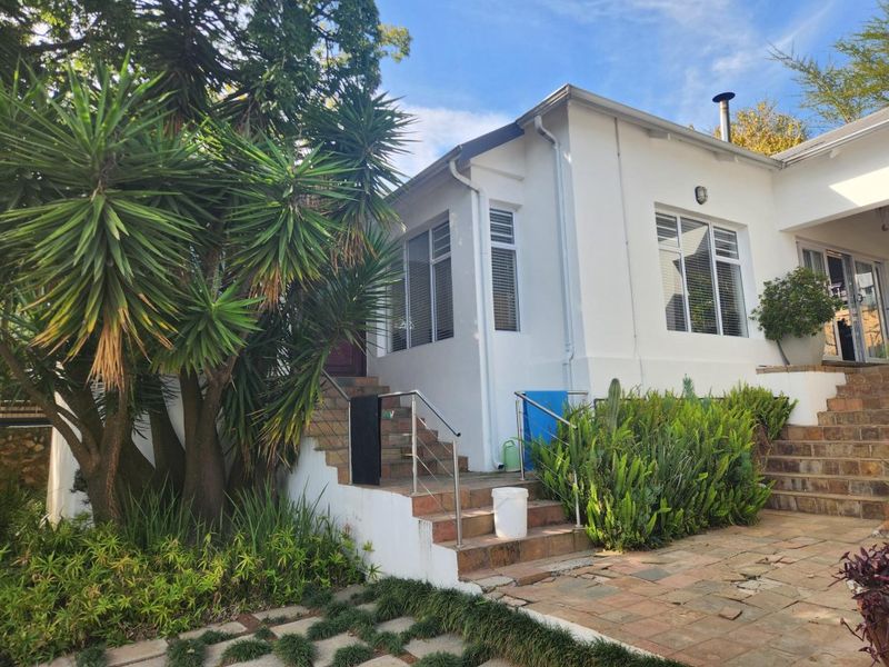 3 Bedroom Family home with granny flat - Photo 1