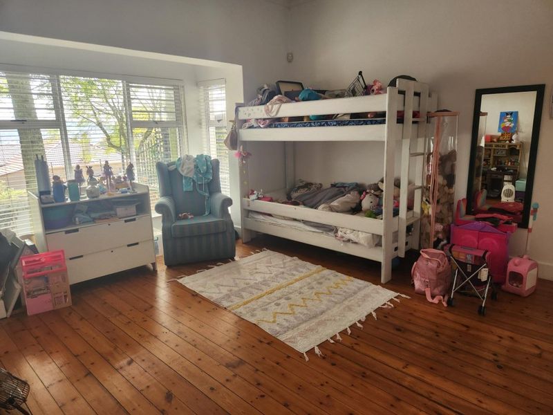 3 Bedroom Family home with granny flat - Photo 5