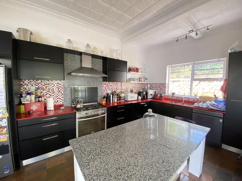 3 Bedroom Family home with granny flat - Photo 1