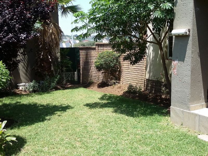 Super ground floor apartment for easy living with pets - Photo 1