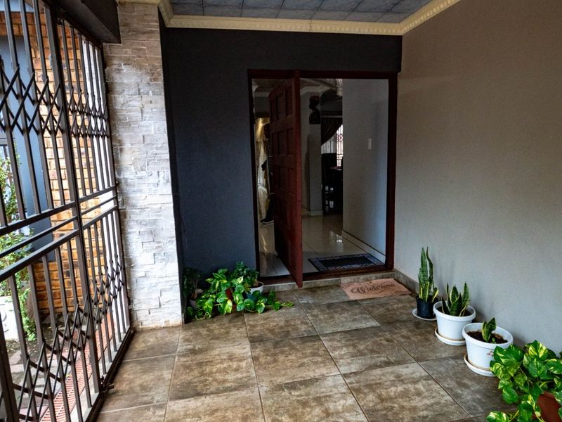 Architectural masterpiece of a property for sale at Chantelle - Photo 10