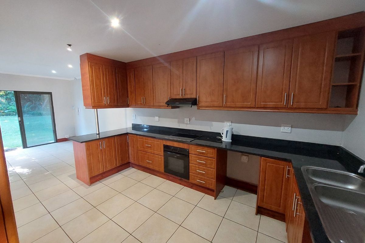 Sunny 2 bed garden cottage in Kloof with modern ease - Photo 2