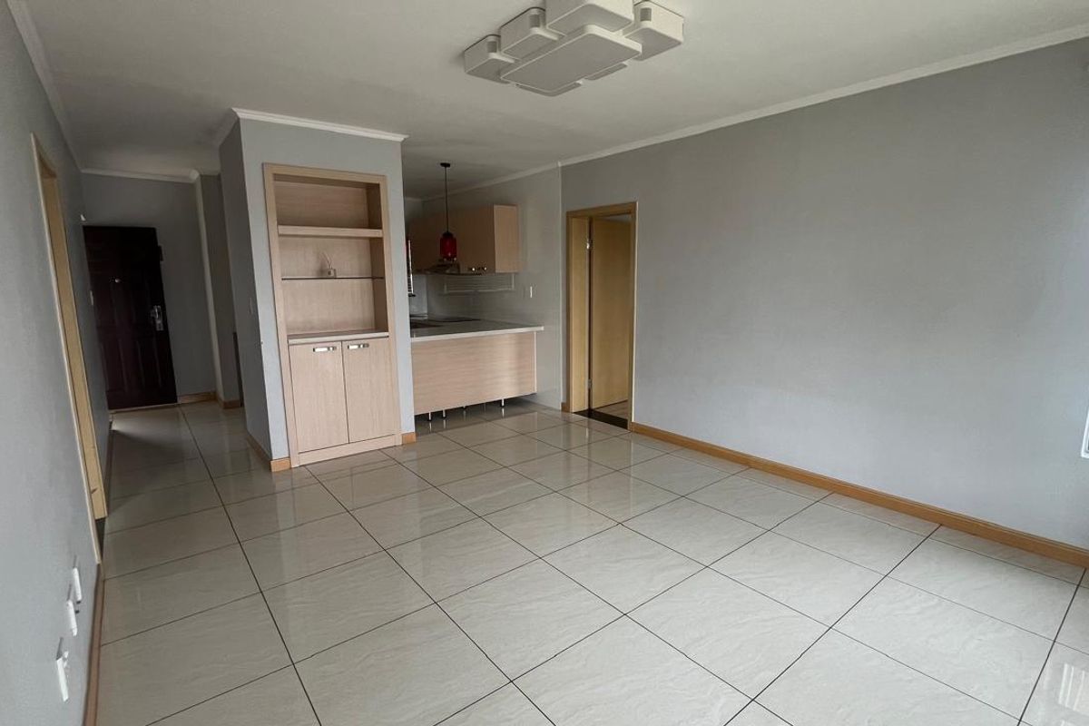 2 Bedrooms 2 Bathrooms apartment available IMMEDIATELY - Photo 2