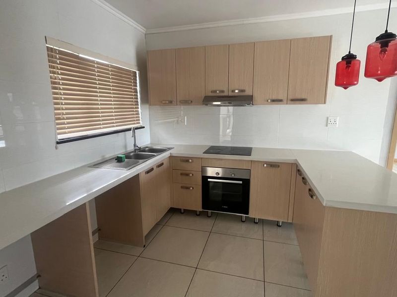 2 Bedrooms 2 Bathrooms apartment available IMMEDIATELY - Photo 4