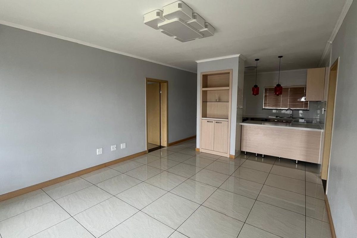 2 Bedrooms 2 Bathrooms apartment available IMMEDIATELY - Photo 3