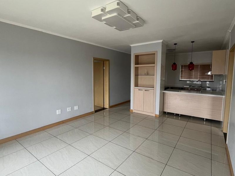 2 Bedrooms 2 Bathrooms apartment available IMMEDIATELY - Photo 3