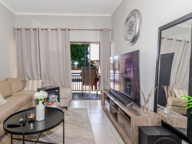 Cosy Glen Marais Flat with Pool Access - Photo 1