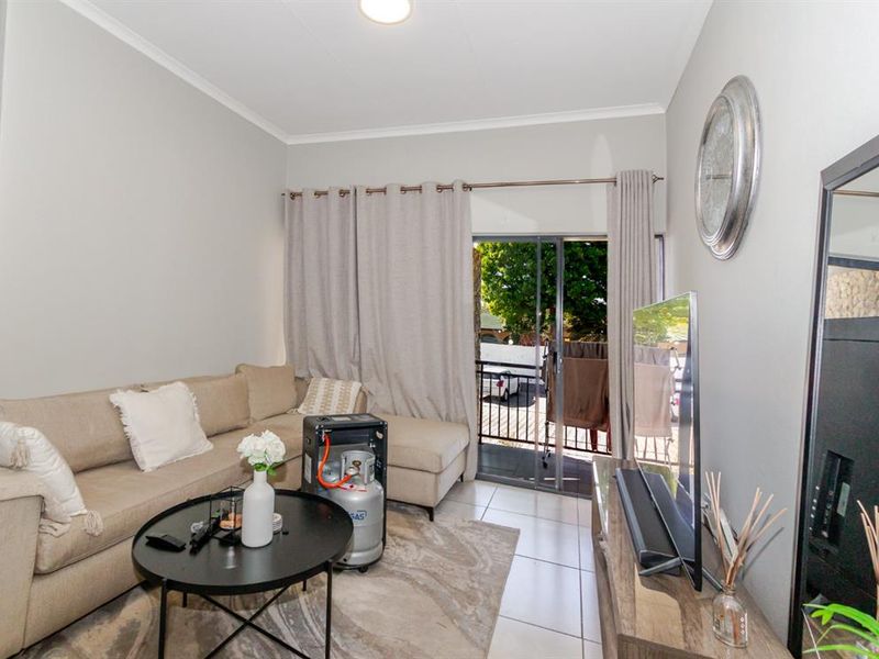 Cosy Glen Marais Flat with Pool Access - Photo 3