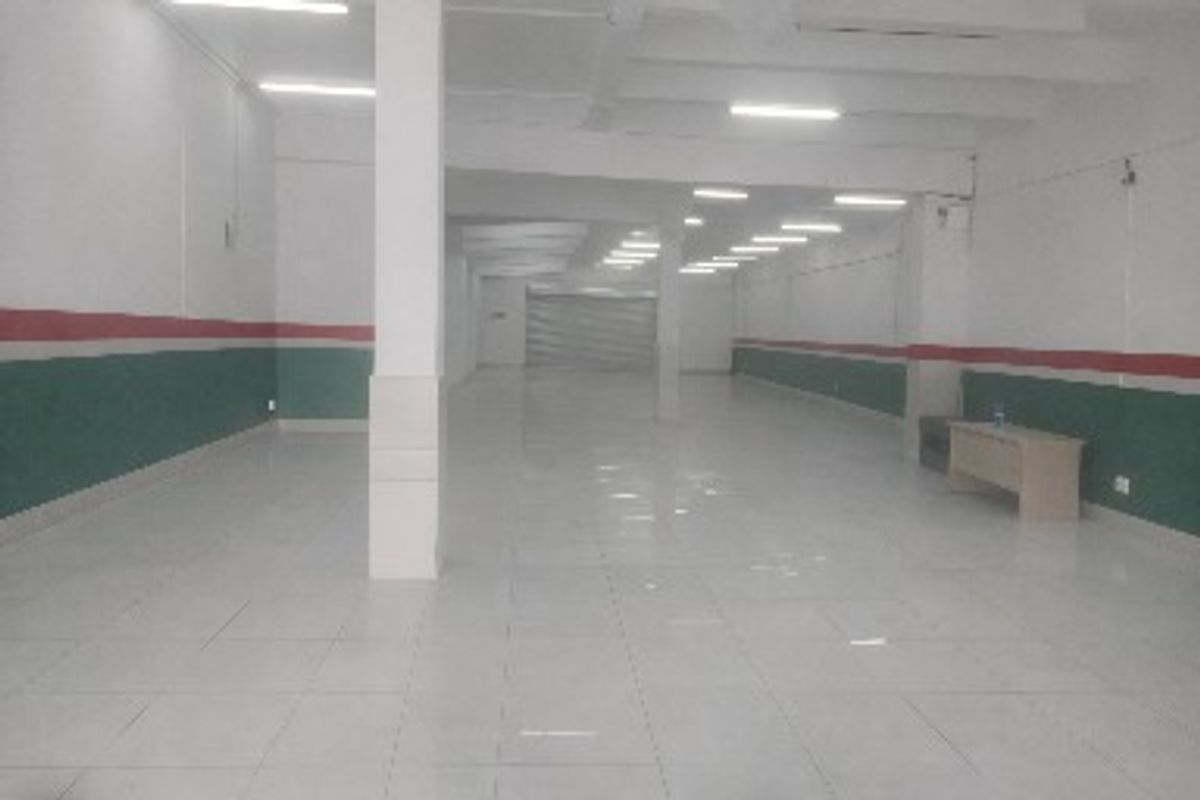 700 sqm Street-Facing Warehouse To Let in Durban CBD - Photo 4