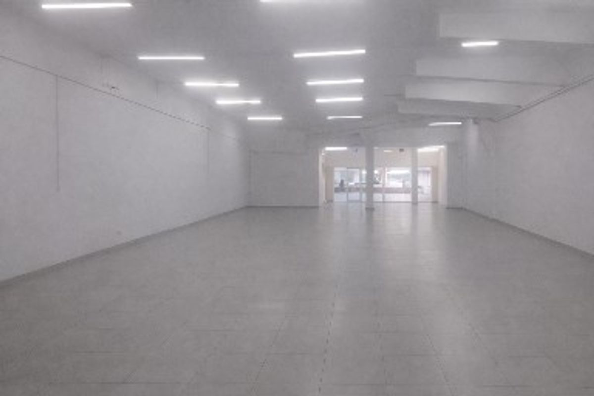 700 sqm Street-Facing Warehouse To Let in Durban CBD - Photo 5
