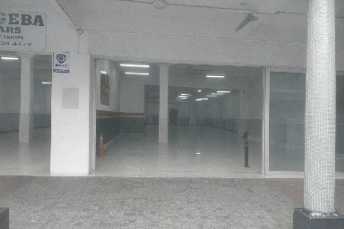 700 sqm Street-Facing Warehouse To Let in Durban CBD - Photo 2