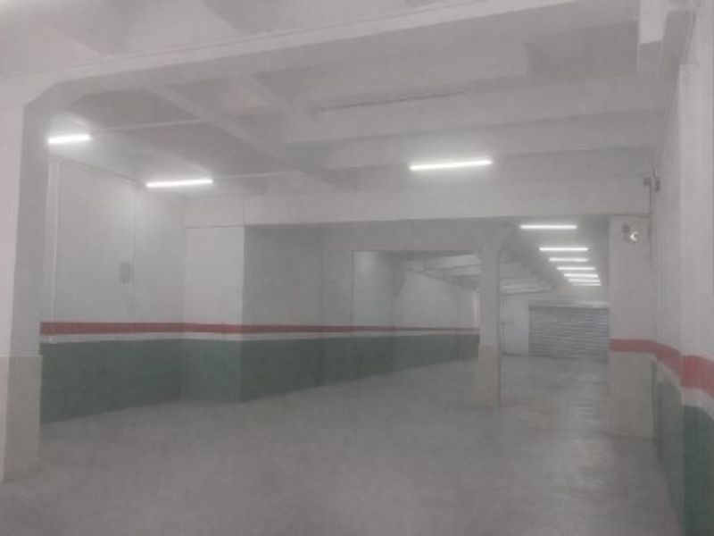 700 sqm Street-Facing Warehouse To Let in Durban CBD - Photo 3