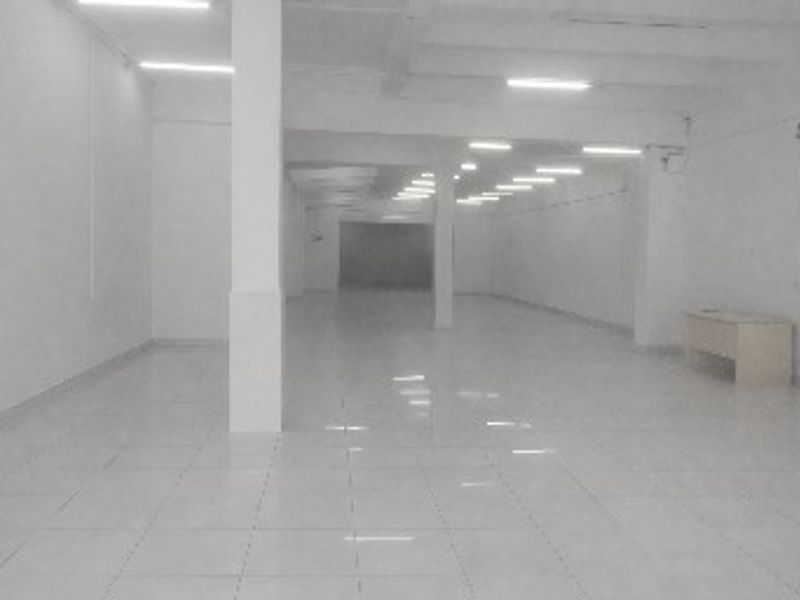 700 sqm Street-Facing Warehouse To Let in Durban CBD - Photo 8