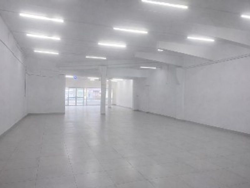 700 sqm Street-Facing Warehouse To Let in Durban CBD - Photo 6
