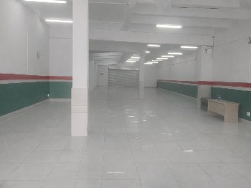 700 sqm Street-Facing Warehouse To Let in Durban CBD - Photo 4