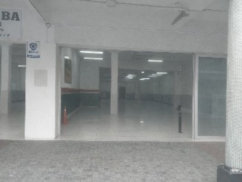700 sqm Street-Facing Warehouse To Let in Durban CBD - Photo 2