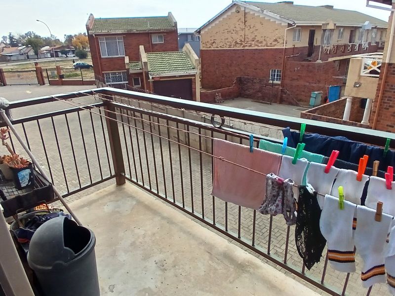 2-Bedroom Apartment with Balcony - Photo 10