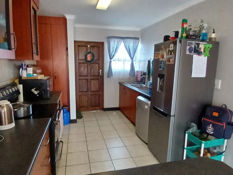 2-Bedroom Apartment with Balcony - Photo 7