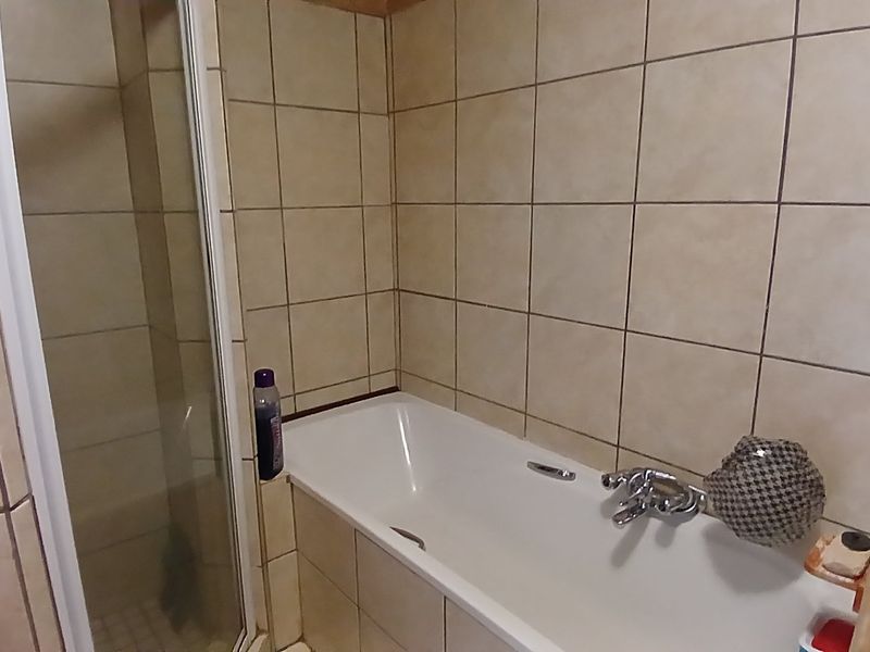 2-Bedroom Apartment with Balcony - Photo 6