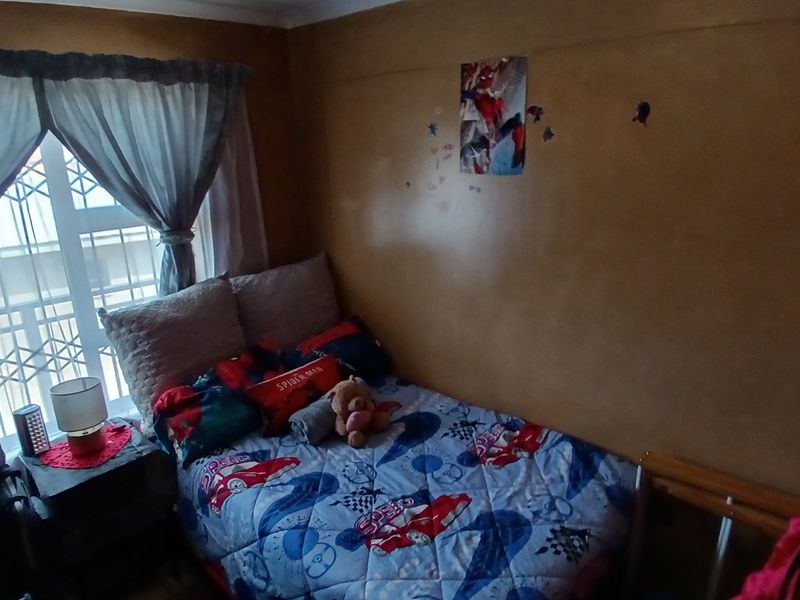 2-Bedroom Apartment with Balcony - Photo 5