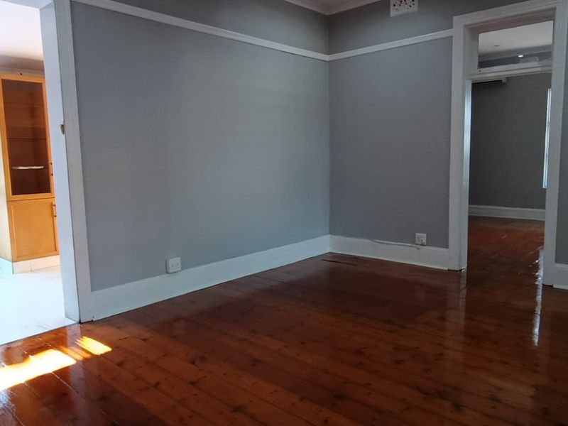 To let in Morningside, 4 bedroom pet friendly family home with pool. - Photo 8