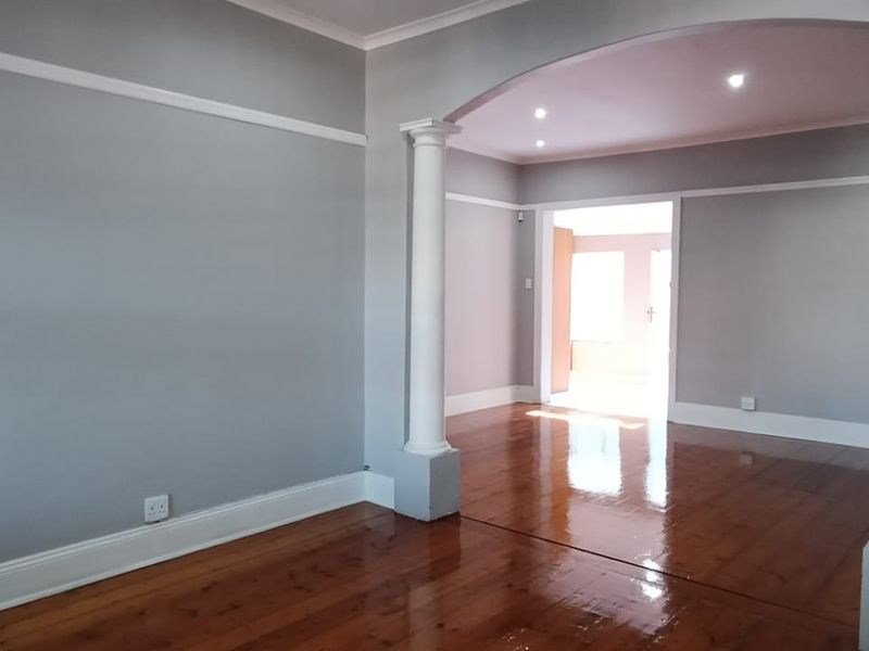 To let in Morningside, 4 bedroom pet friendly family home with pool. - Photo 7